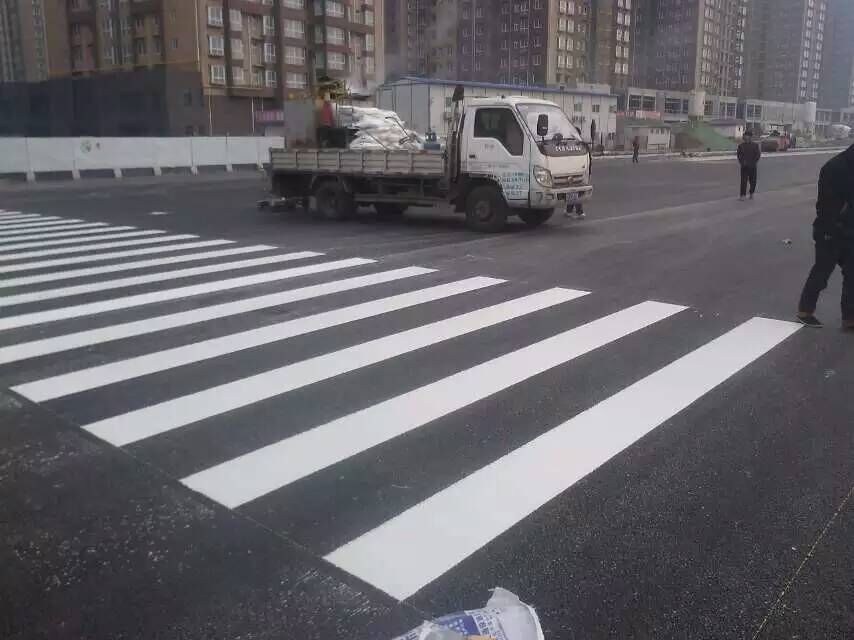 道路標(biāo)線施工